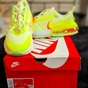 20' Wmns Air Max Up 'Volt Atomic Pink' NEW W/Box